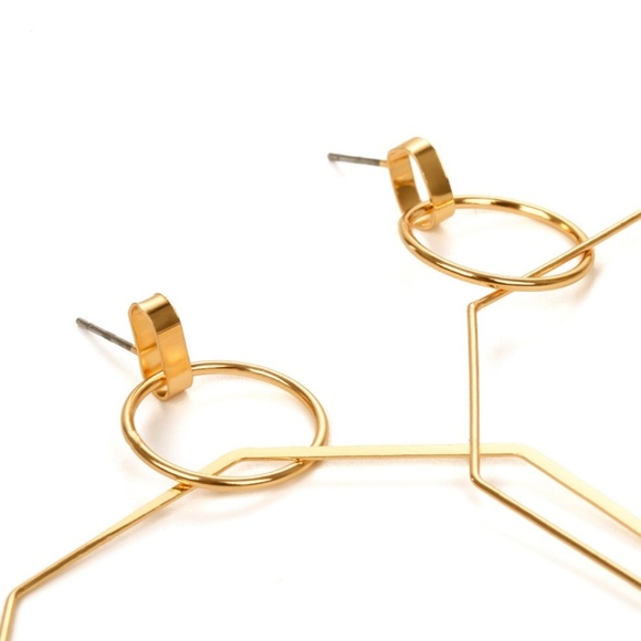 *ELLERIE* Gold Simple Geometric Design Fashion Earrings - Picture 4 of 5